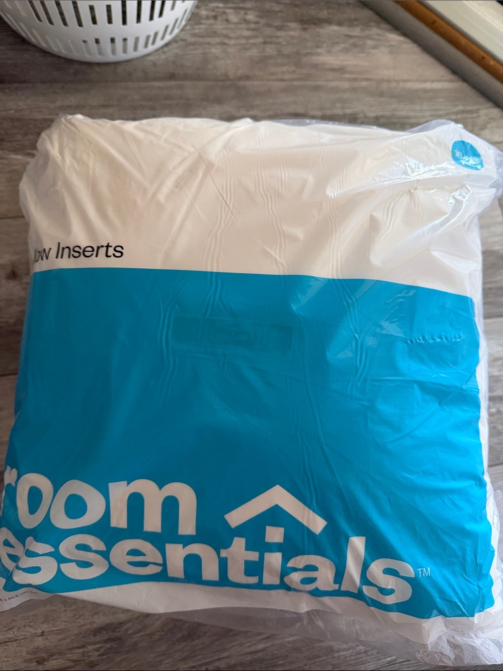 Room Essentials White Pillow Insert with Turquoise Packaging